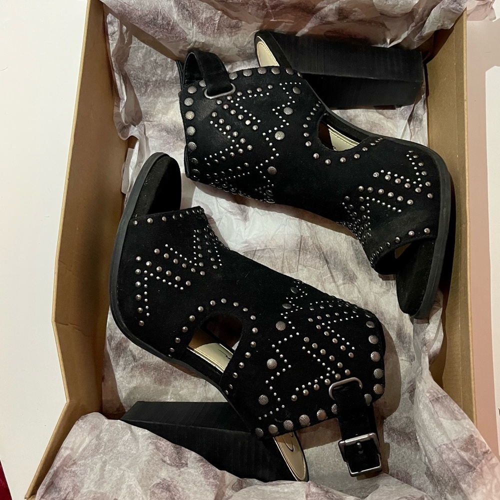Jessica Simpson Rhylee Embellished Sandals with Heels - Blk Studded Suede - Sz 7